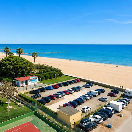 In El With Harbor View Apartmán *
